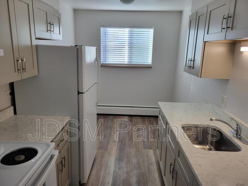 5605 W Warren Ave - Photo 4 of 15