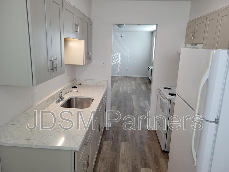 5605 W Warren Ave - Photo 5 of 15