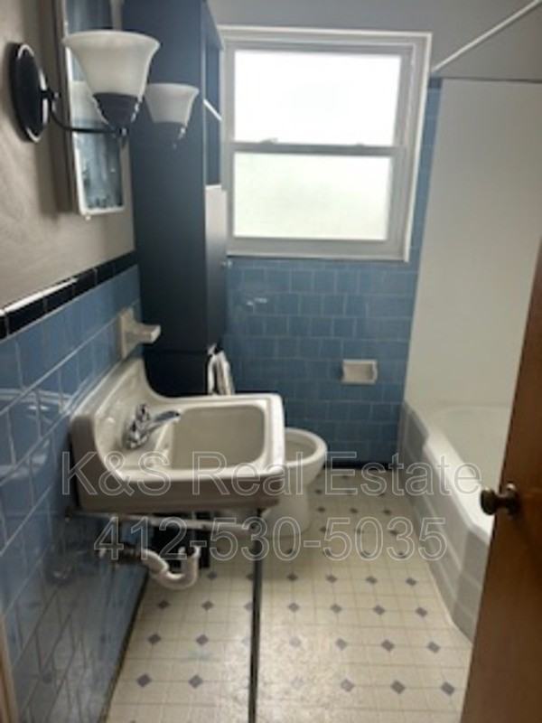 1441 Lincoln Way - Photo 6 of 7