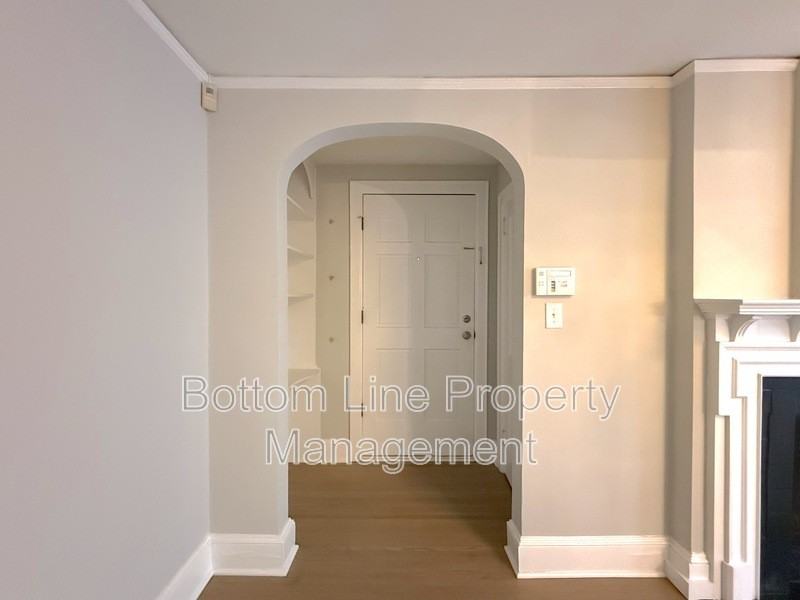 2437 Shenandoah Ave - Photo 2 of 15