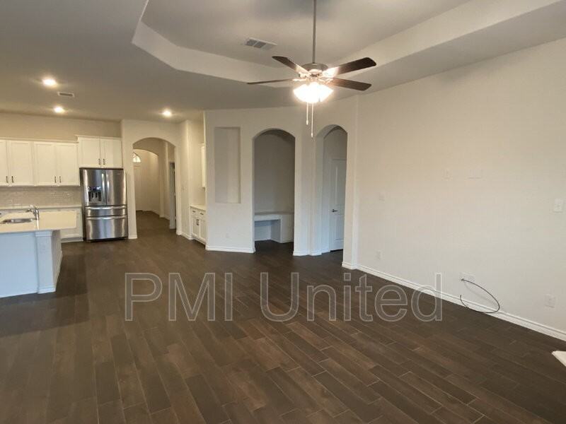 2920 Brady Starr Dr - Photo 3 of 24