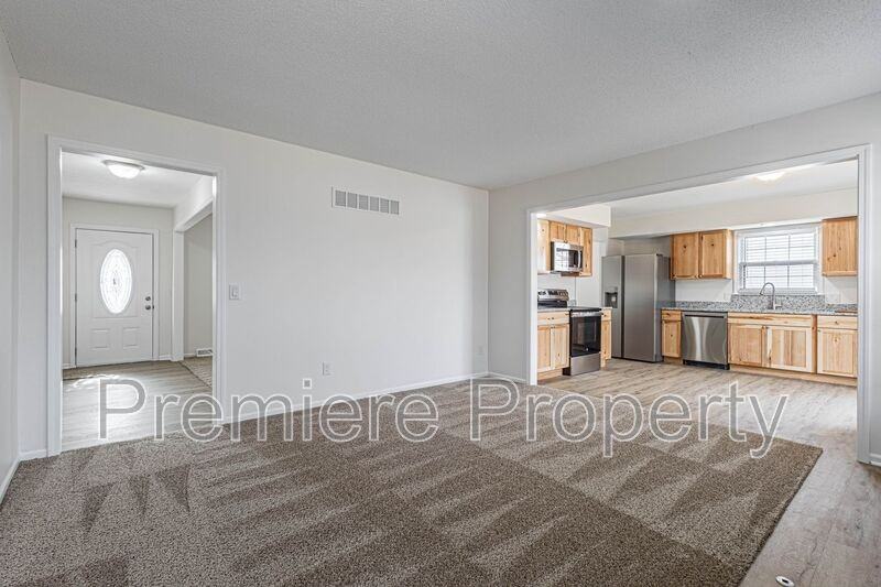 5708 Nw Raintree Ct - Photo 4 of 22