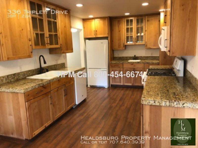 336 Triplett Dr - Photo 2 of 16