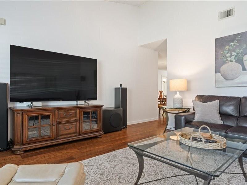 349 Almond Way - Photo 5 of 33