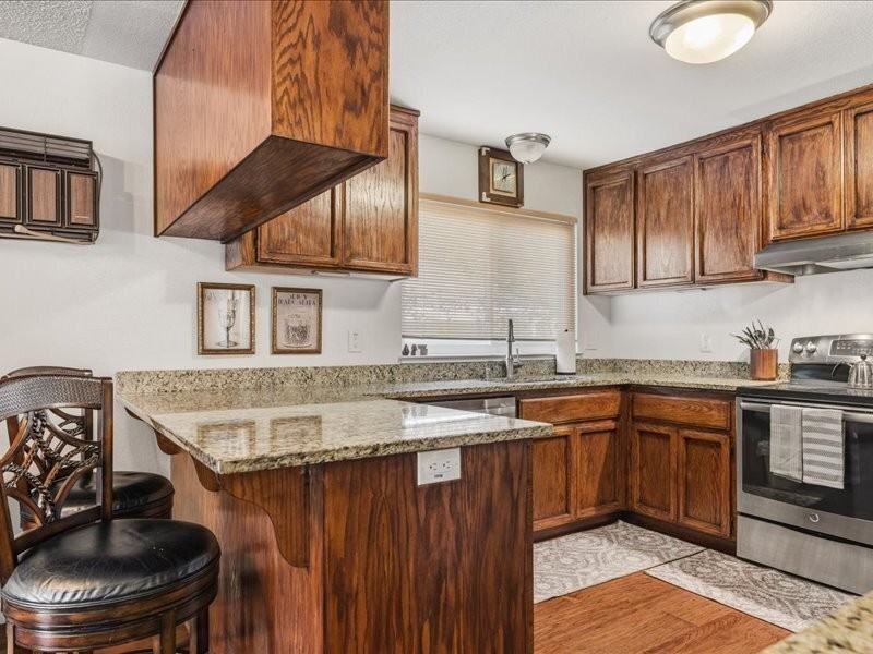 349 Almond Way - Photo 7 of 33