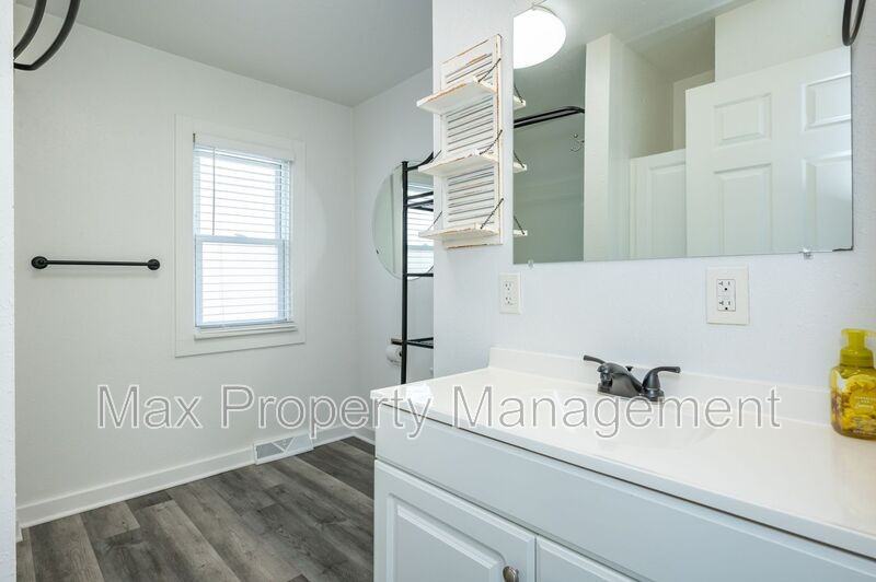 2409 45th St - Photo 7 of 17