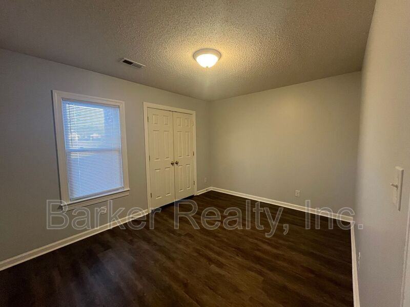 3127 Woodpecker Ct - Photo 6 of 9
