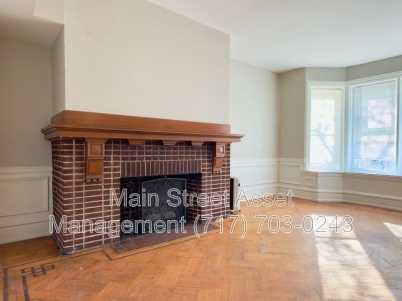 2011 N 3rd St #4 - Photo 3 of 20