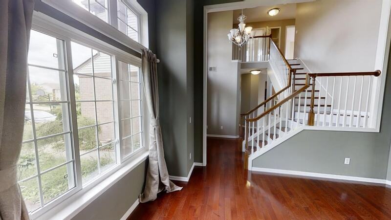 292 Sandrock Ct - Photo 4 of 41