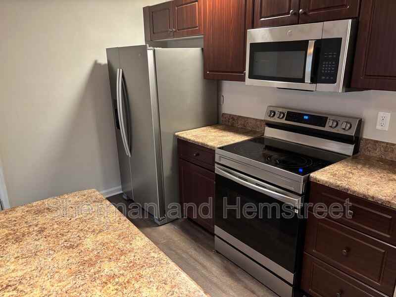 3701 London Ct #3701-102 - Photo 5 of 11