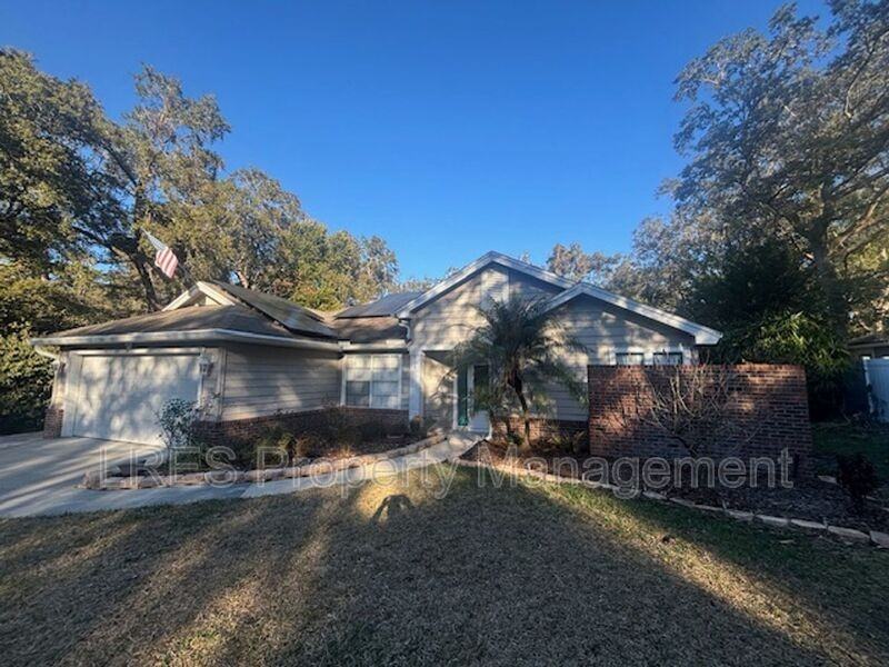 319 Oak Leaf Cir - Photo 2 of 41