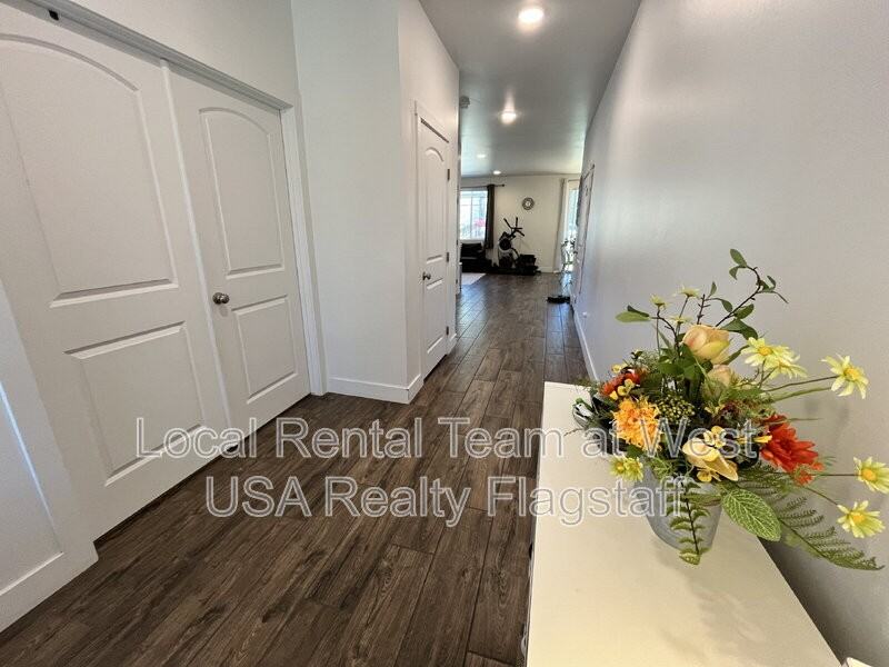 2705 W Windtree Dr - Photo 5 of 49