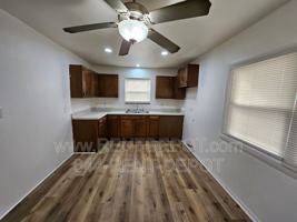 featured image of 1531 E Riverside Dr