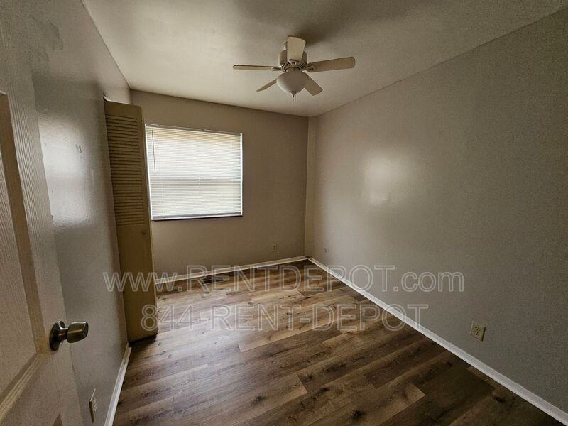 1531 E Riverside Dr - Photo 3 of 11