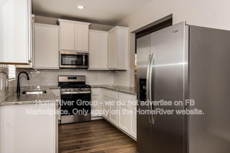 1215 Bullock Dr - Photo 5 of 21