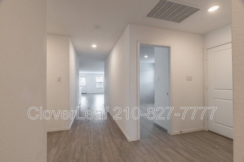 7009 Shears Pl - Photo 6 of 30