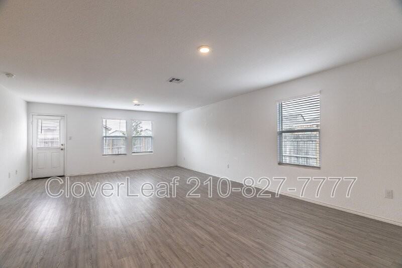 7009 Shears Pl - Photo 7 of 30