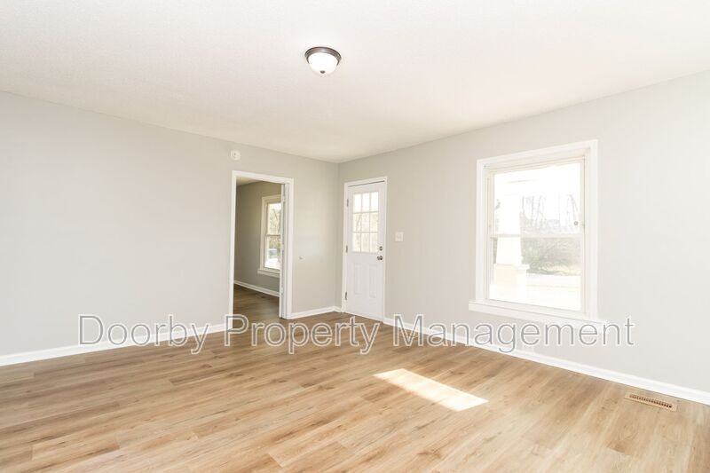 103 Farris St Ne - Photo 3 of 18