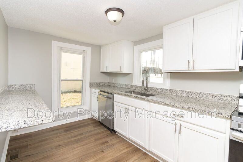 103 Farris St Ne - Photo 7 of 18