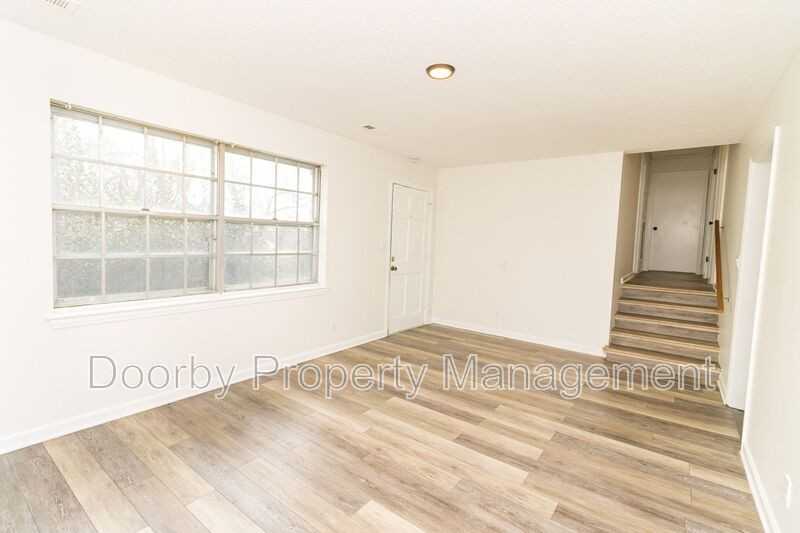 303 Hillcrest Ave - Photo 2 of 20