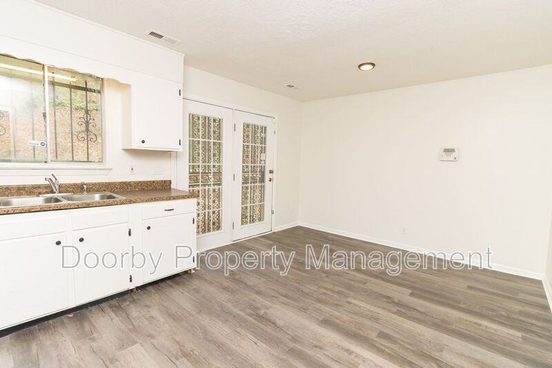 303 Hillcrest Ave - Photo 5 of 20