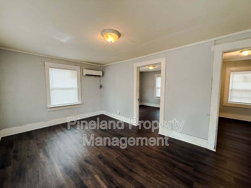 407 Andy St - Photo 5 of 11