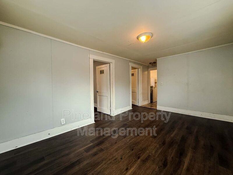 407 Andy St - Photo 6 of 11