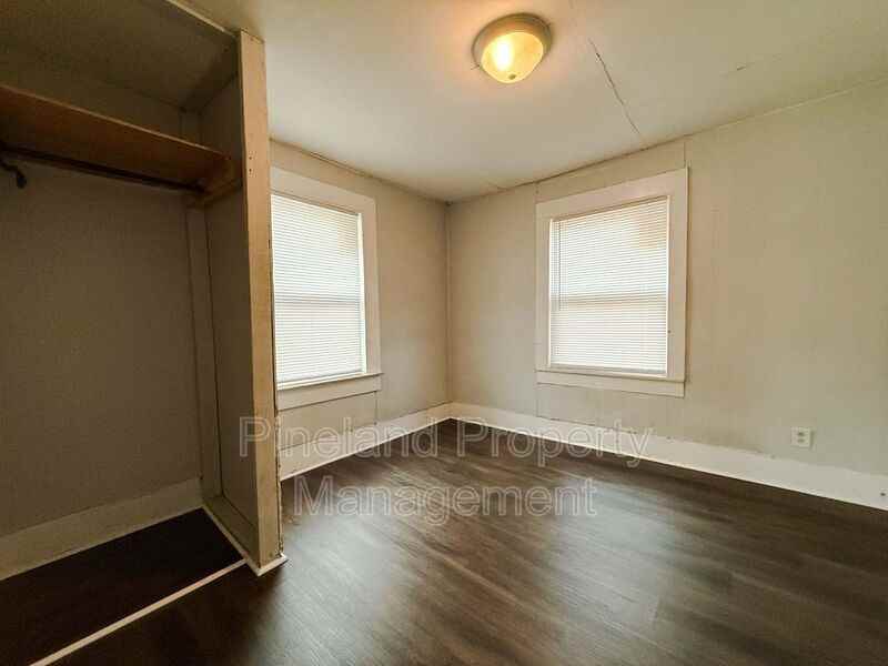 407 Andy St - Photo 7 of 11