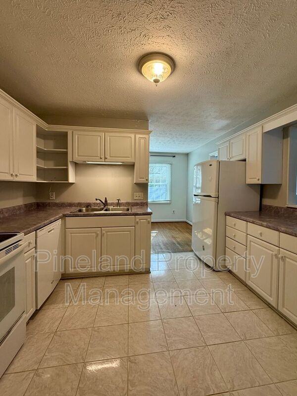 1521 Paisley Ave - Photo 4 of 29