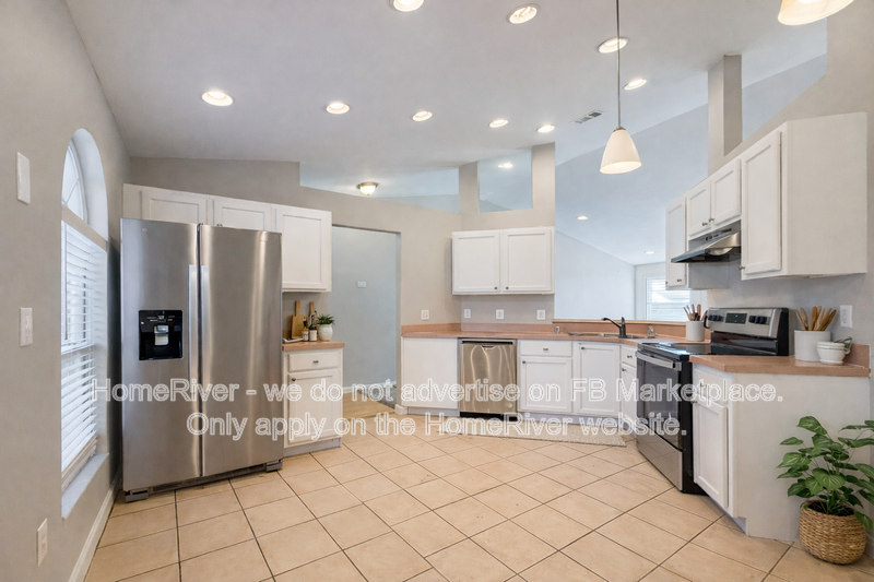 3362 Guernsey Ct - Photo 3 of 27