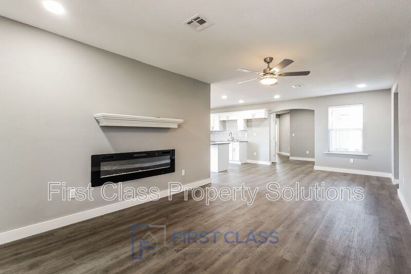 3605 Nw 52nd St - Photo 3 of 18