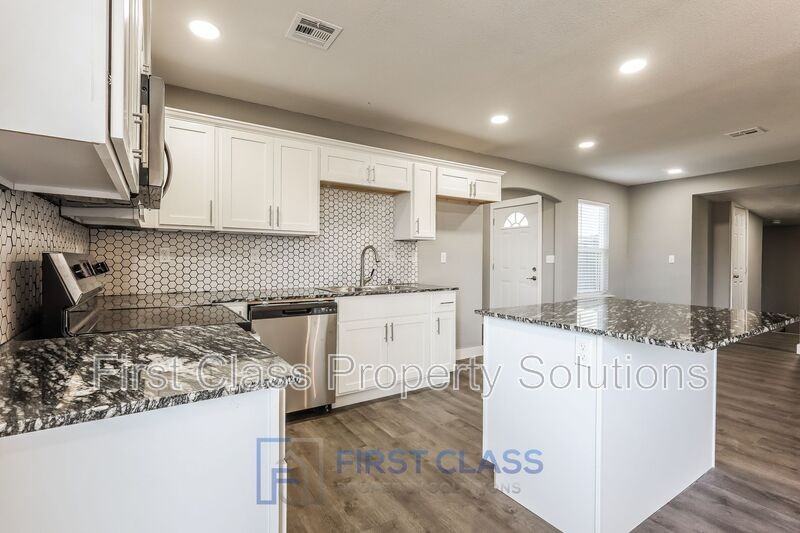 3605 Nw 52nd St - Photo 6 of 18