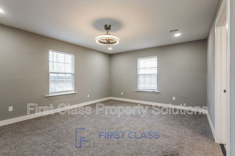 3605 Nw 52nd St - Photo 7 of 18