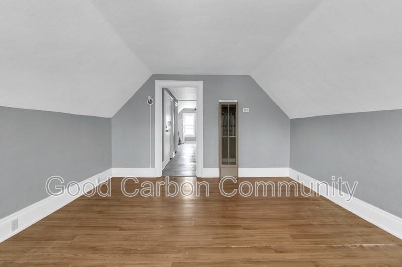 319 W Utica St #3 - Photo 4 of 12