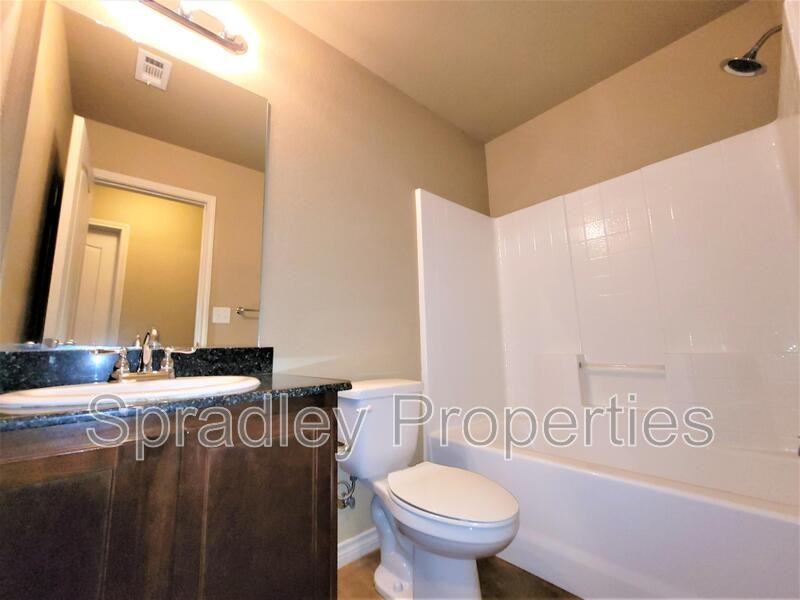 757B E Ridge Blvd - Photo 5 of 9