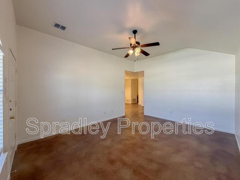 5504 Luxor Dr Apt B - Photo 2 of 19