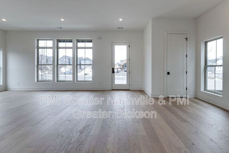 404 Morningside Mnr - Photo 6 of 32