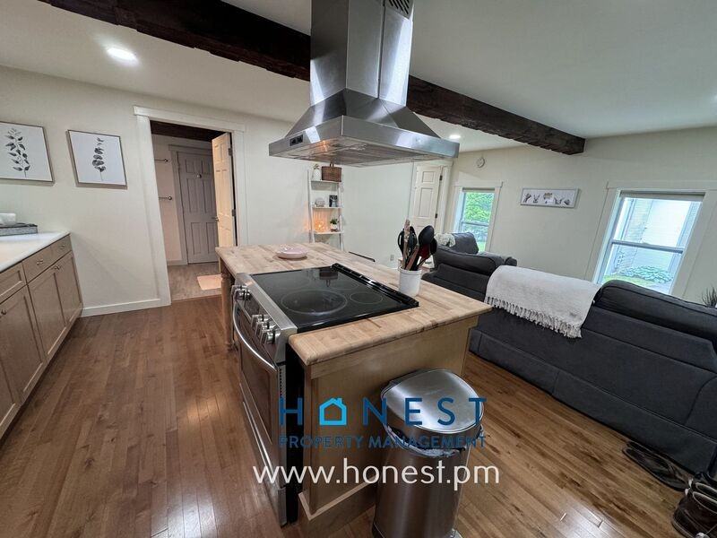 5 Sheldon St #2 - Photo 3 of 25