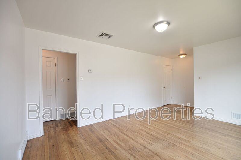 4739 Sw - Photo 3 of 16