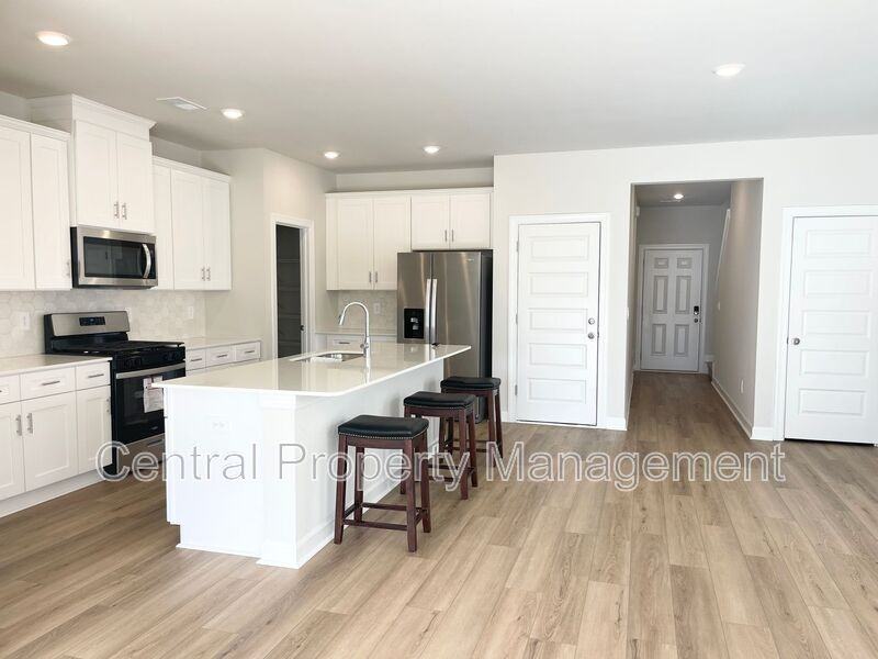 671 Cozy Bluff Rd - Photo 5 of 44