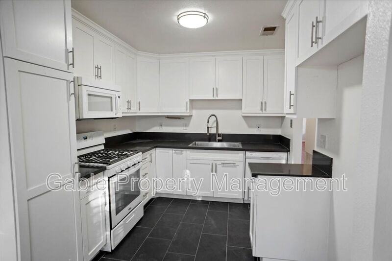 25649 Almendra Dr - Photo 2 of 20