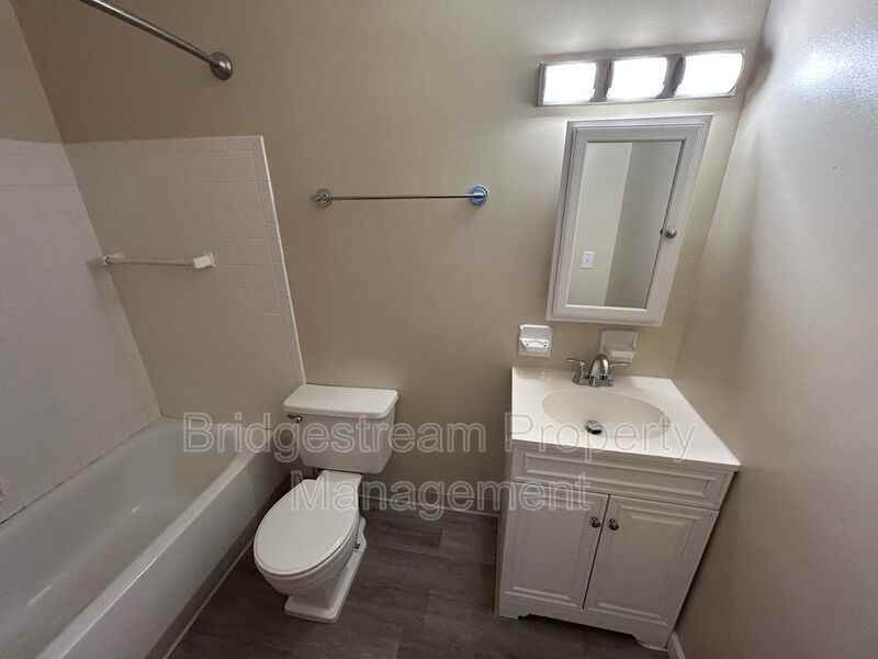 406 Cedar Dr #F - Photo 5 of 6