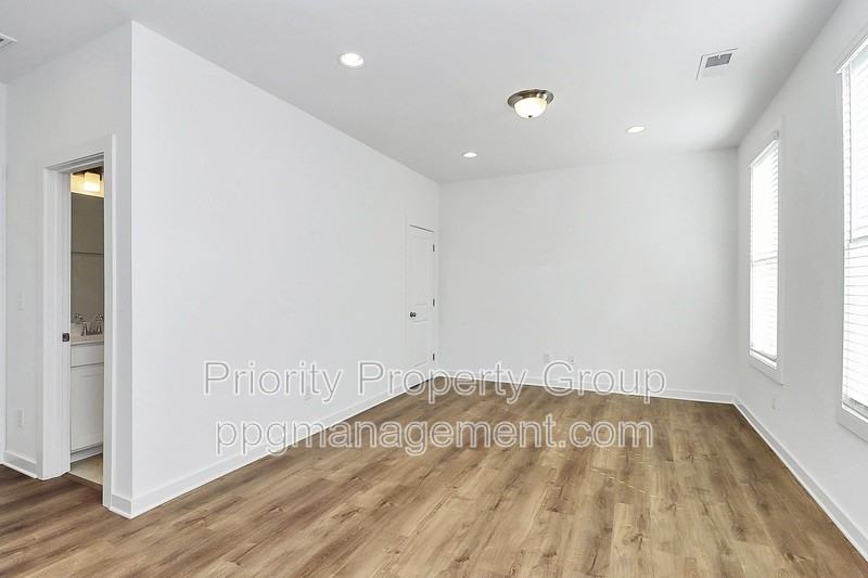 222 Gilead Rd - Photo 3 of 30