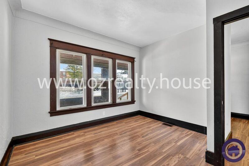 834 Oak St - Photo 7 of 19