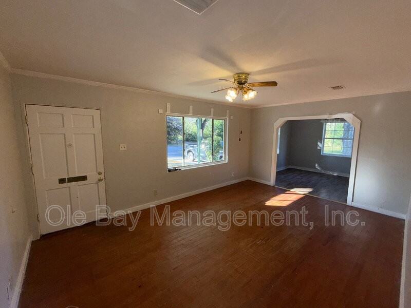 3371 Park St - Photo 2 of 9
