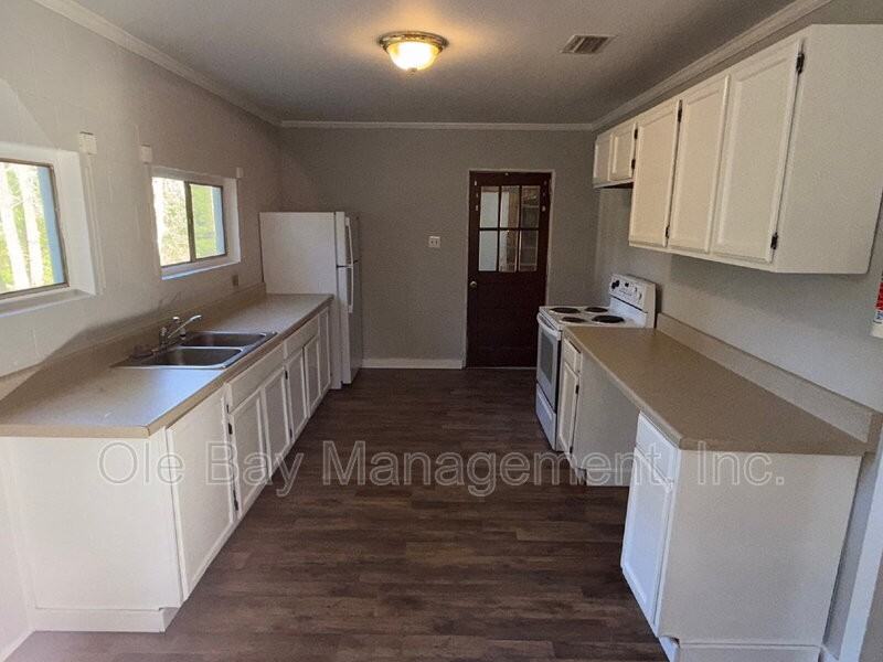 3371 Park St - Photo 3 of 9