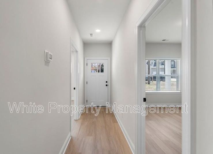 7805 Shadow Lawn Rd - Photo 2 of 27