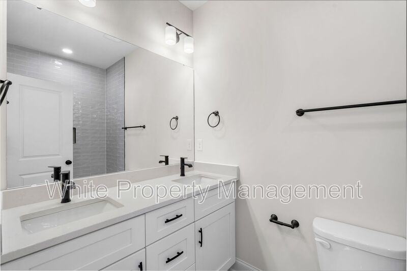 7805 Shadow Lawn Rd - Photo 6 of 27