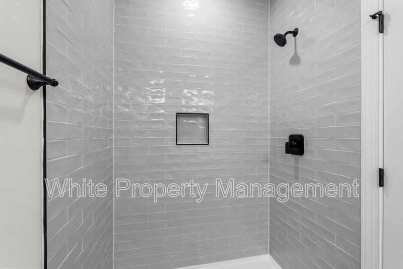 7805 Shadow Lawn Rd - Photo 7 of 27