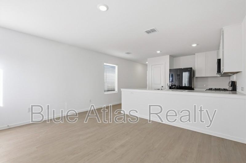12204 Steeplechase Dr - Photo 3 of 17